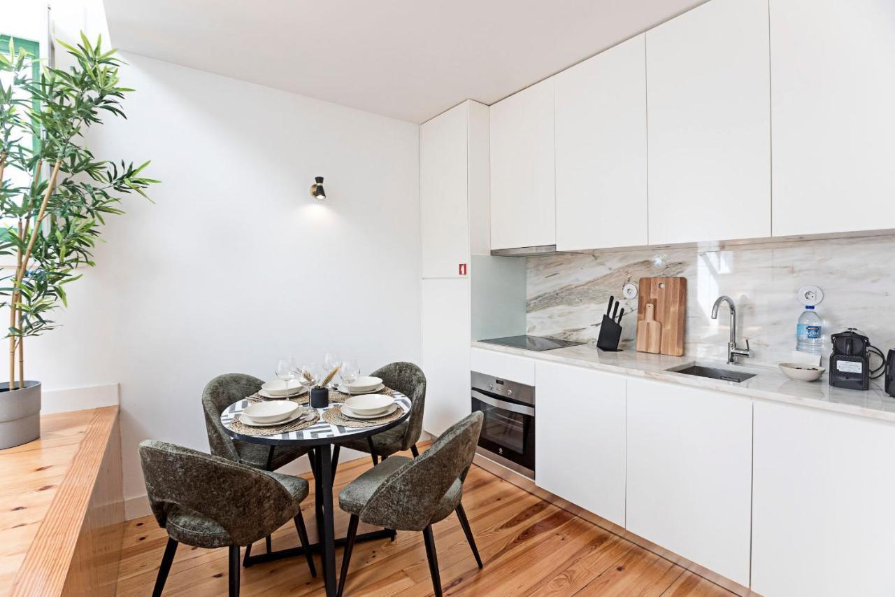 D. Joao IV Apartments By Lovelystay OOporto Exteriör bild